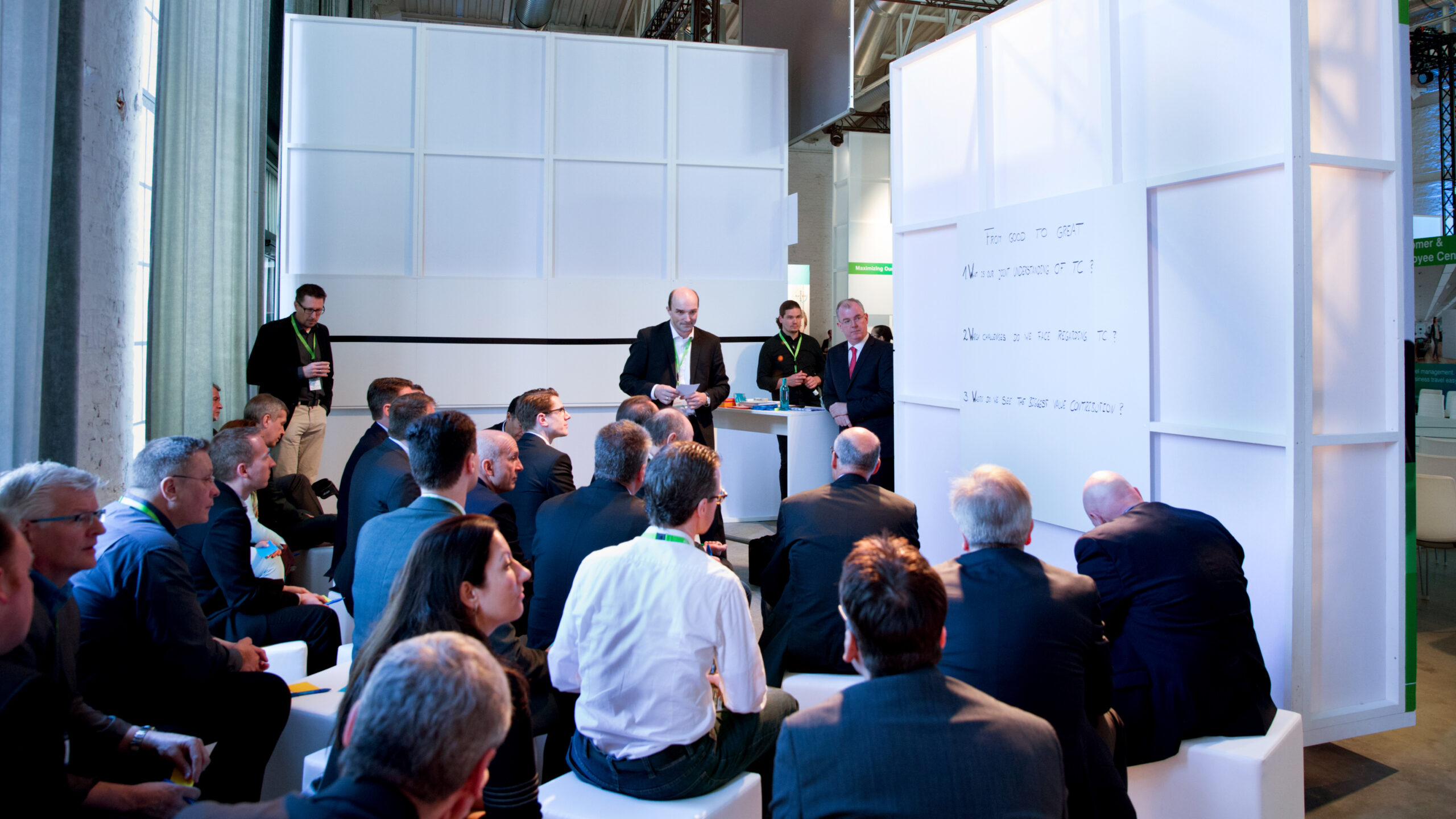 BAYER Leadership Conference - Wechsel zwischen Plenum und Workshop Breakouts im dynamisch veränderbaren FREIRAUM